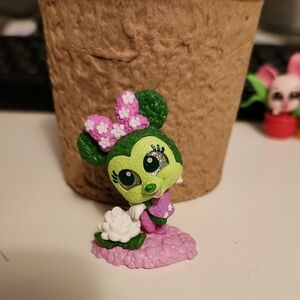 Green and Pink Floral Small Pets Figurine